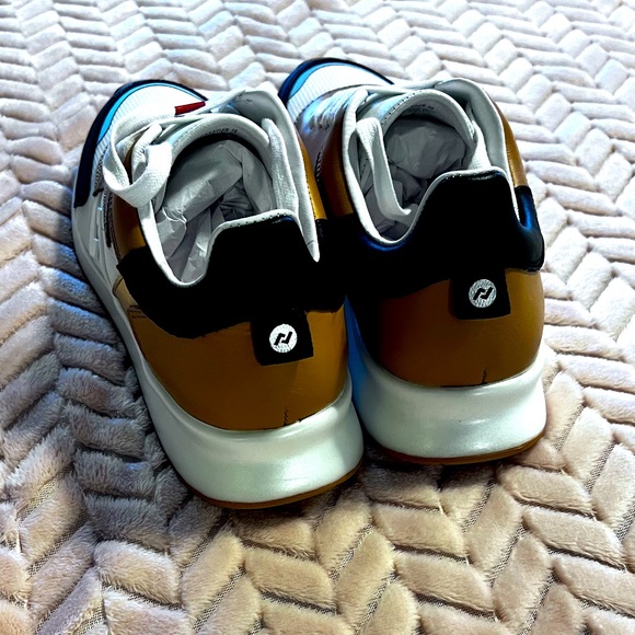 Women’s Rollie Sneaker Size 8/EU 39. ****New in Box*** - Picture 5 of 7